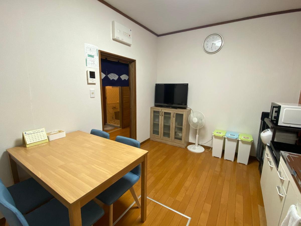 Kix House Waraku III 和楽三号館 Hotel Izumisano Buitenkant foto