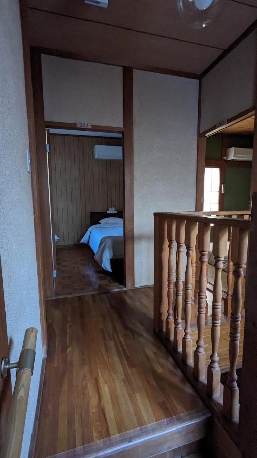 Kix House Waraku III 和楽三号館 Hotel Izumisano Buitenkant foto