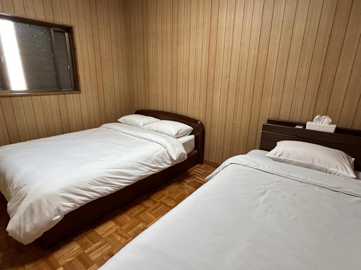 Kix House Waraku III 和楽三号館 Hotel Izumisano Buitenkant foto
