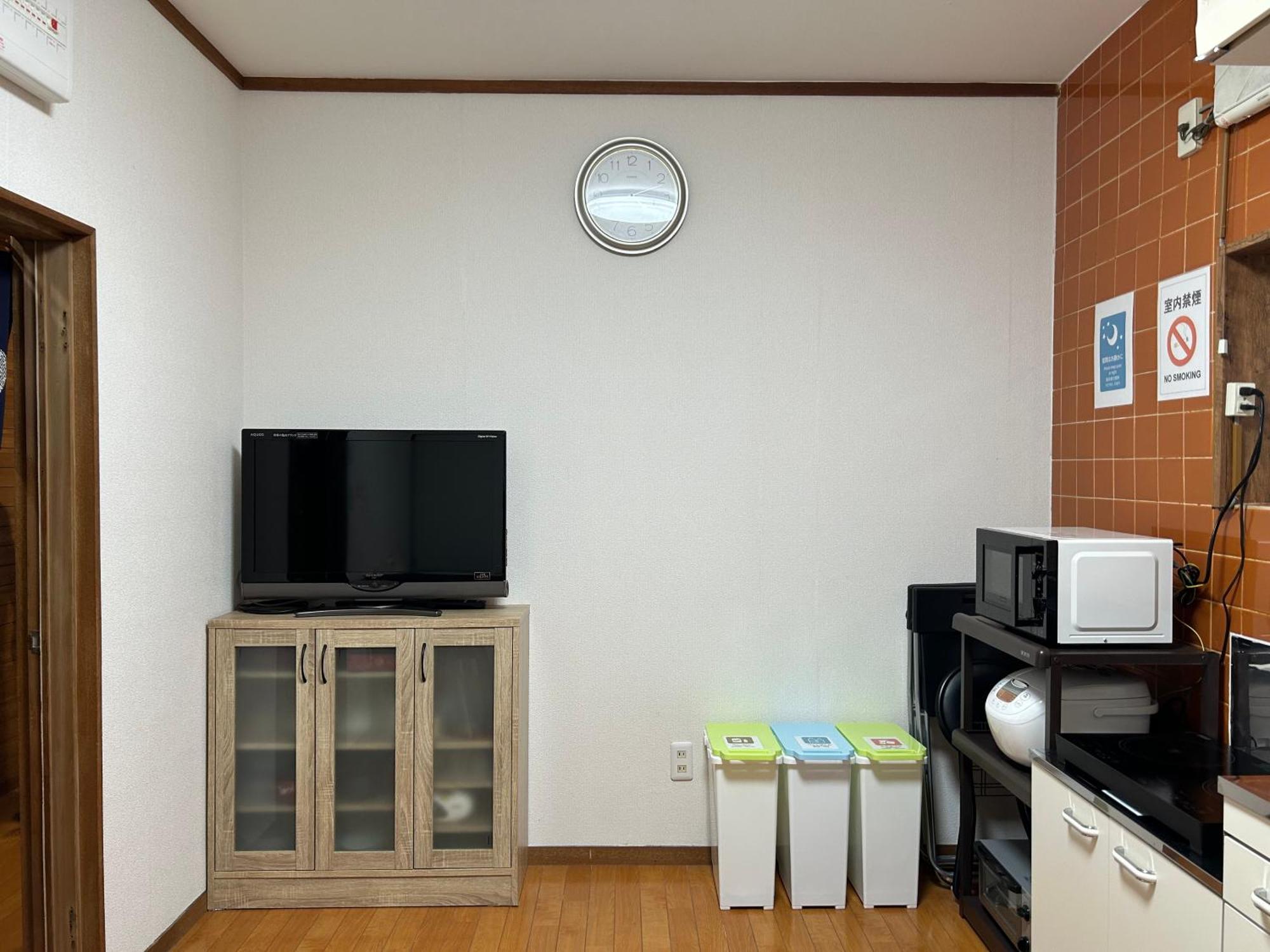 Kix House Waraku III 和楽三号館 Hotel Izumisano Buitenkant foto