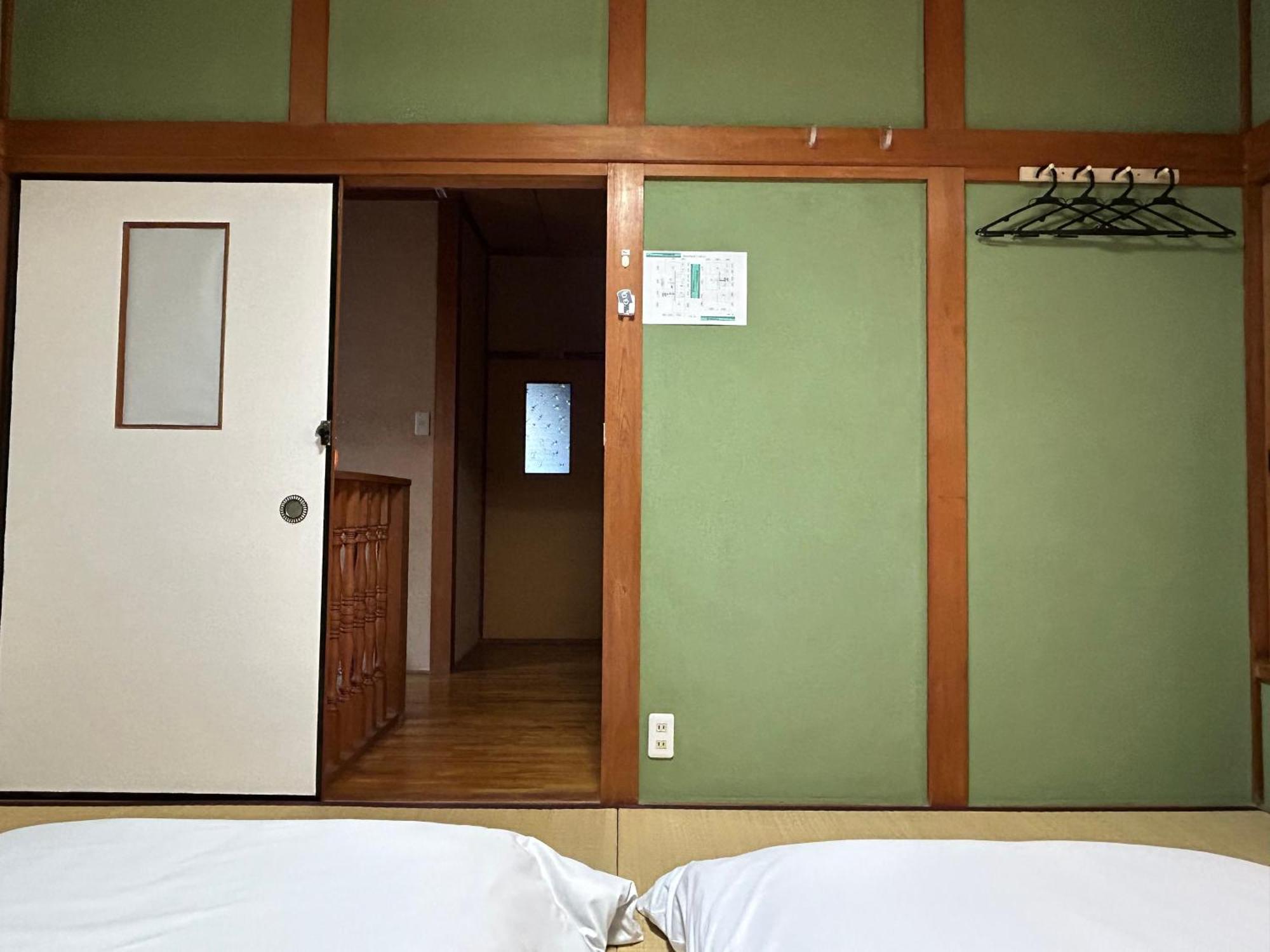 Kix House Waraku III 和楽三号館 Hotel Izumisano Buitenkant foto